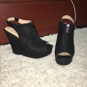 Black leather Chinese Laundry wedges size 8.5
